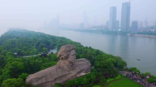 湖南长沙湘江橘子洲头自然风光航拍视频