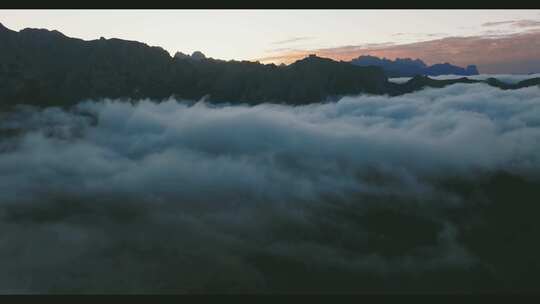 航拍高山云雾云海 山脉