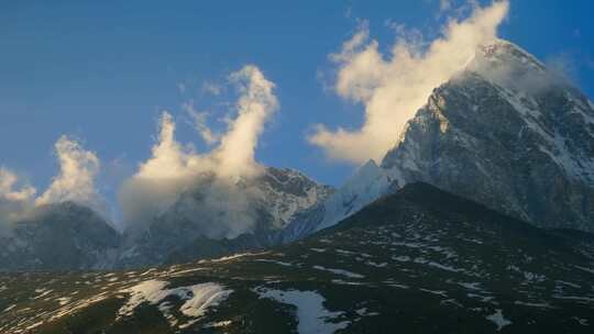 喜马拉雅山，雪山，黄金时刻，雾