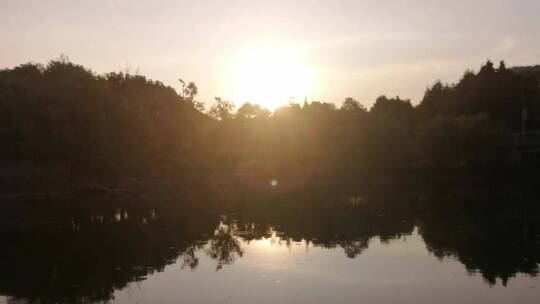 夕阳下的河面视频素材模板下载