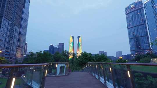 成都高新区金融城双塔和交子公园夜景实时
