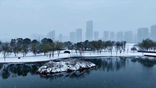 航拍银装素裹城市雪景长沙雪景