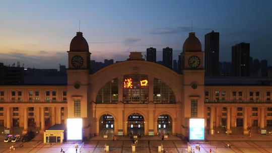 航拍武汉高铁交通客运汉口火车站夜景