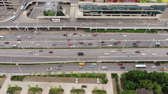 航拍城市大道拥堵交通车辆行驶视频素材模板下载
