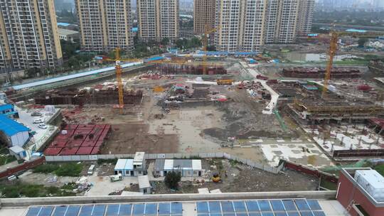 上海建筑工地暴雨建筑工地积水4K航拍
