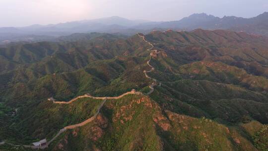 长城大气震撼晚霞建筑脉络光影航拍