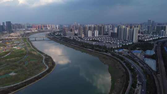 长沙湘江浏阳河大桥火车夕阳城市街道