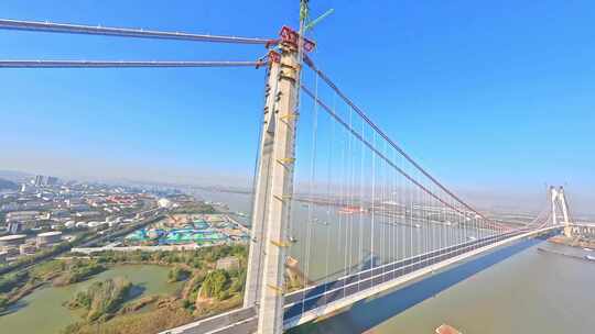 穿越机航拍龙潭大桥在建工程长江岸边轮船视频素材模板下载