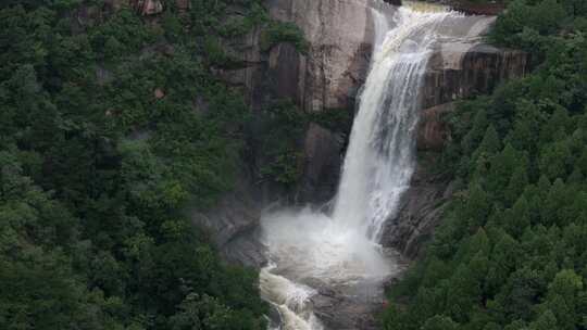 雨后泰山，龙潭飞瀑，高山流水视频素材模板下载