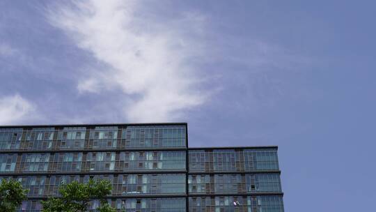 【4K】城市蓝天白云飞机飞过空镜