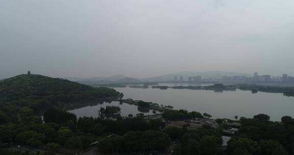 【空镜】4K航拍-江南烟雨-湖畔城市风光