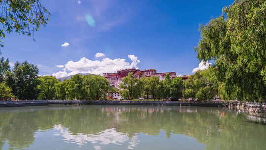 西藏拉萨布达拉宫人工湖延时广角