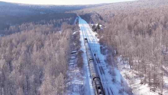 穿越大兴安岭雪森林的火车250106 (3)