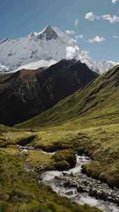 山脉，溪流，喜马拉雅山，山峰