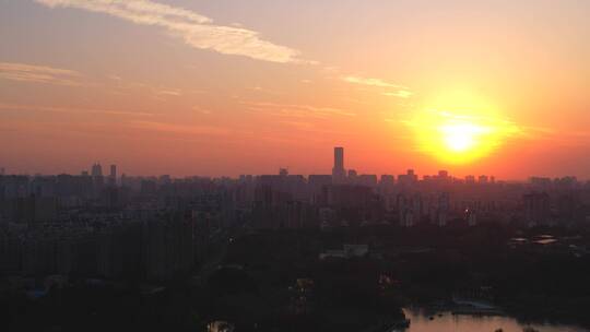 航拍上海大宁灵石公园落日