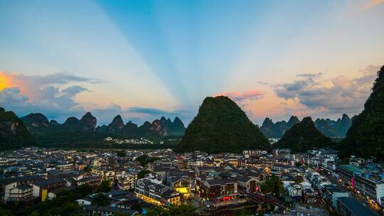 广西桂林阳朔县城夜景