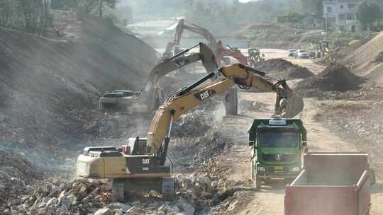 修路路基施工高速公路施工现场挖掘机工地