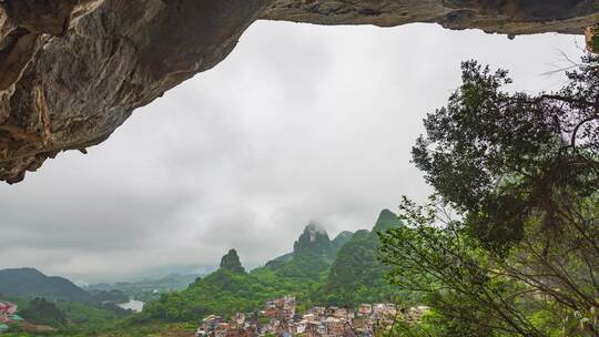 桂林平乐粉岩雨天延时