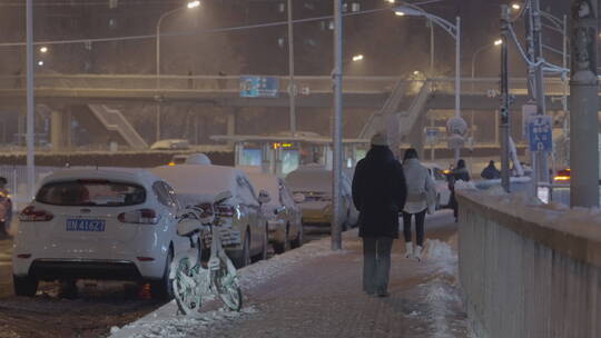 夜晚雪景空镜 冬天雪景