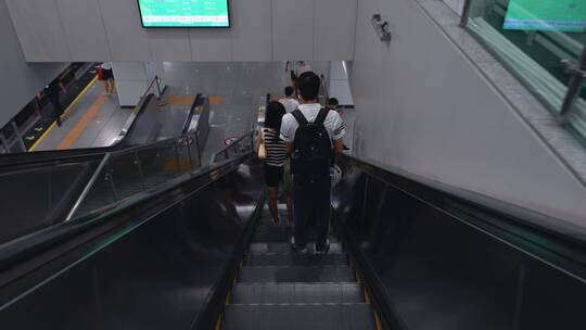 深圳地铁自动扶梯视频素材模板下载