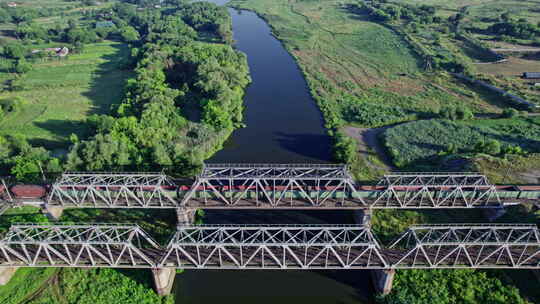 河上铁路桥