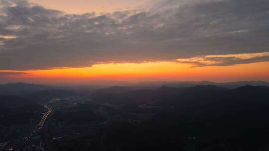 日落夕阳山川天空红彤彤航拍