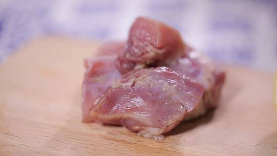 瘦肉红肉牛肉鸭肉肉块视频素材模板下载