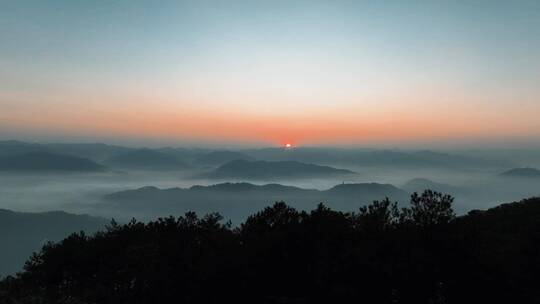 普洱山西门岩子日出航拍