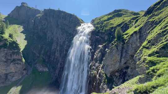 山谷悬崖高山瀑布流水