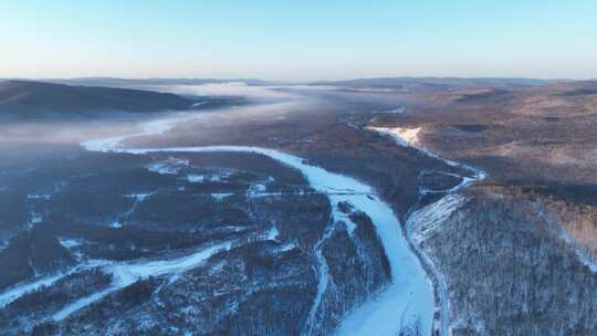 大兴安岭林海雪原黎明冰河冻雾