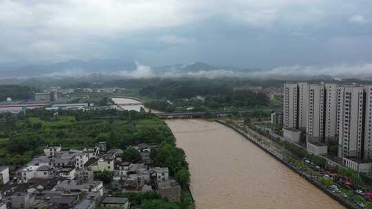 2024年6月下旬黄山市暴雨后洪水来袭