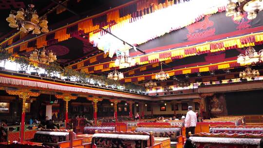 西藏、日喀则特色美食地、藏式建筑