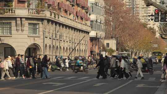 上海武康大楼武康路梧桐区街道人流车流旅游