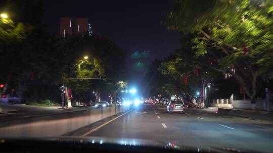夜晚开车视频晚上驾驶汽车辆行车记录仪视角