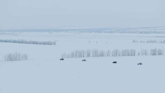 呼伦贝尔雪原车队行驶航拍3