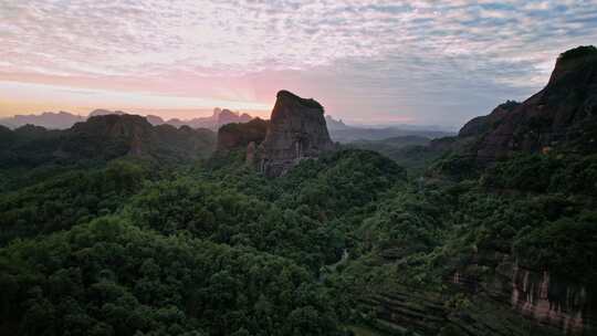 航拍韶关丹霞地貌丹霞山 阳元峰 长老峰景区