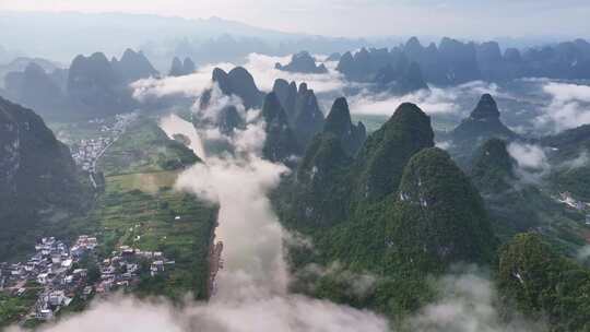 烟雨漓江桂林山水