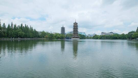 广西桂林两江四湖日月双塔