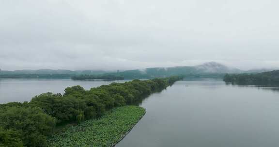 杭州西湖烟雨苏堤三潭印月雷峰塔