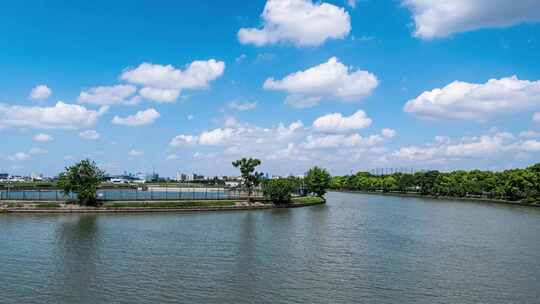 上海虹桥机场晴天飞机降落延时视频素材模板下载