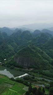 航拍连绵起伏山川丹霞地貌