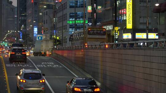 韩国的夜间交通