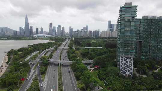 深圳滨海大道城市交通车流航拍