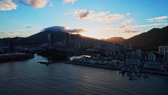 航拍深圳盐田梧桐山日落夕阳