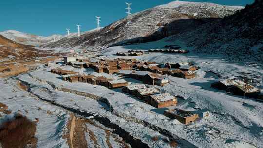 西藏雪地虫草采集地低矮房屋