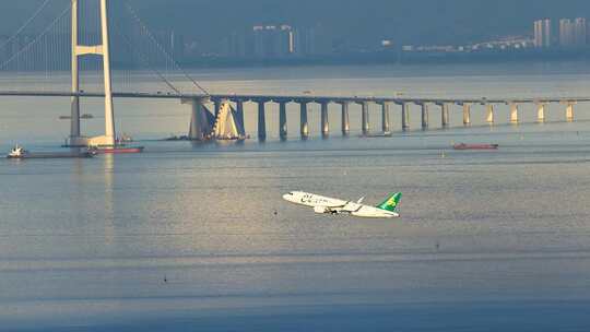 深圳机场起飞、降落的春秋航空客机