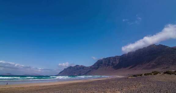 海滩上云的时间流逝