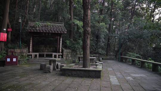 杭州宝石山景区银鼓洞景点