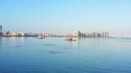 海南省海口市海口湾打捞轮船