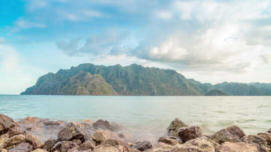 菲律宾Busuanga美丽的景观海与岩石和科隆山